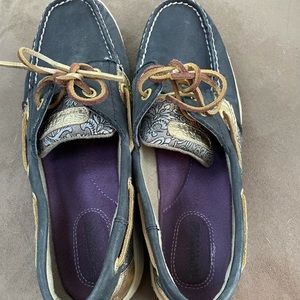 Women’s sperry size 9